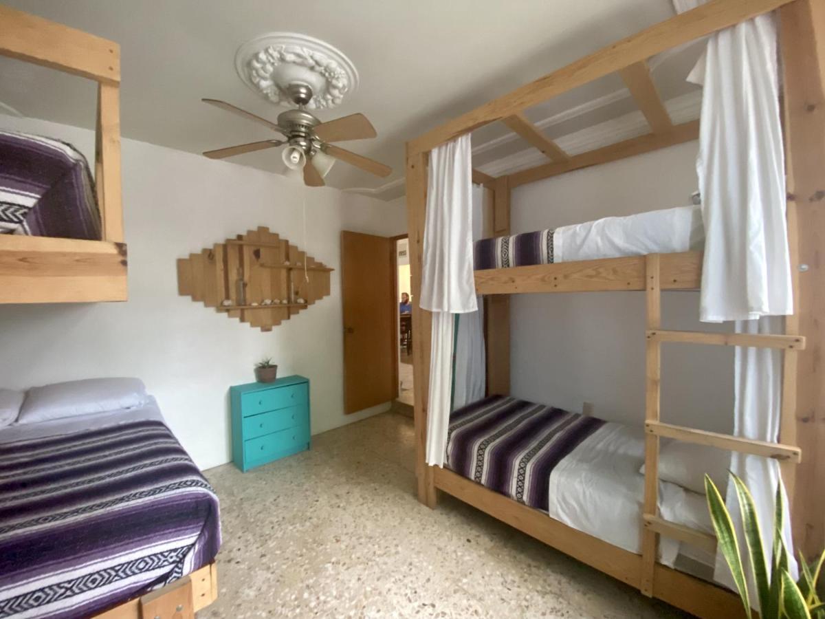 Wandering Monkey Guesthouse Mazatlán Esterno foto